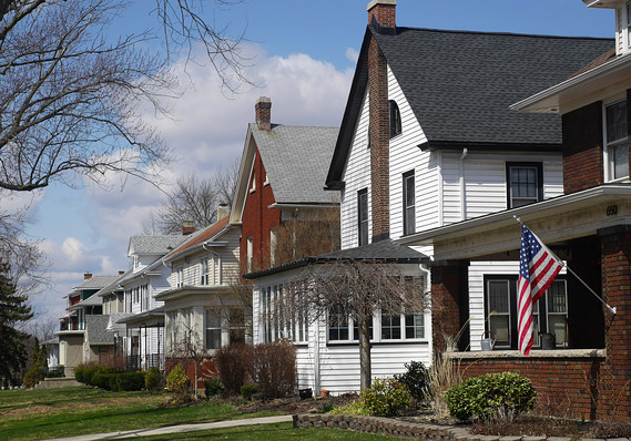 Economic Report: Mortgage rates slide as echoes of 2006 haunt the housing market