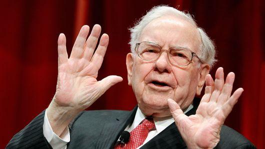Warren Buffett loses nearly $4 billion in single day on his Apple stake