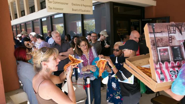 Americans donated more than 10,000 pizzas to voters this election