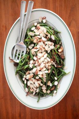 A Showstopping, Supersavory Take on Green Bean Casserole