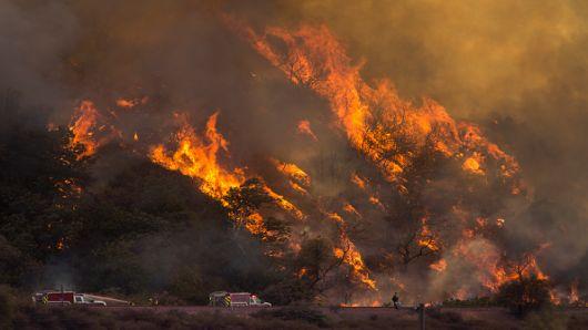 Shares of Edison dive as California utility says it is cooperating with wildfire investigation