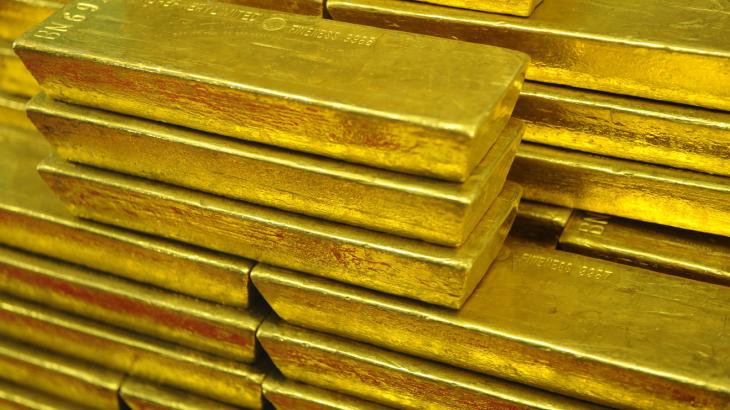 Metals Stocks: Gold edges higher as it looks to book weekly advance