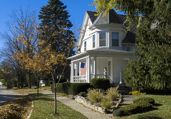 Economic Report: Mortgage rates hold steady as housing market stresses mount