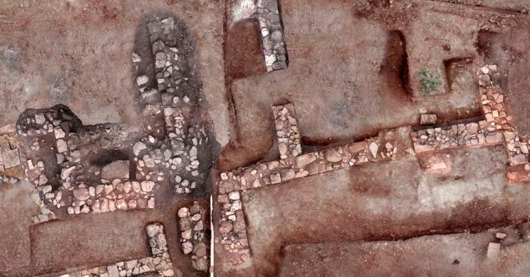 Rich, Ancient City Is Unearthed in Greece