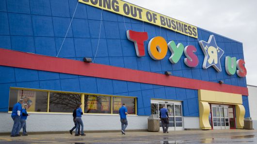 Bain and KKR establish a severance fund for Toys R Us workers