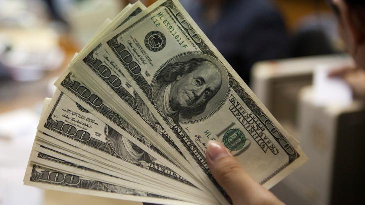 Currencies: Dollar extends climb to kick off week, with partial government shutdown looming