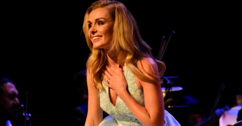 Katherine Jenkins en el Teatro Colón: una artista que sabe llegar a su auditorio