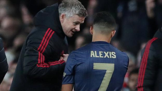 Manchester United: Ole Gunnar Solskjaer 'sure' Alex Sanchez form will improve