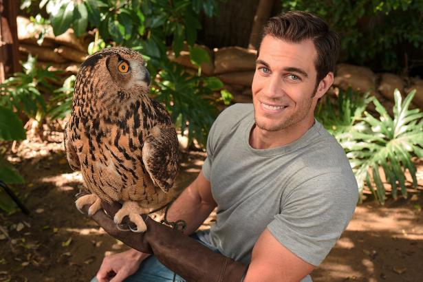 Hunky vet will get you purring on Animal Planet’s ‘Evan Goes Wild’