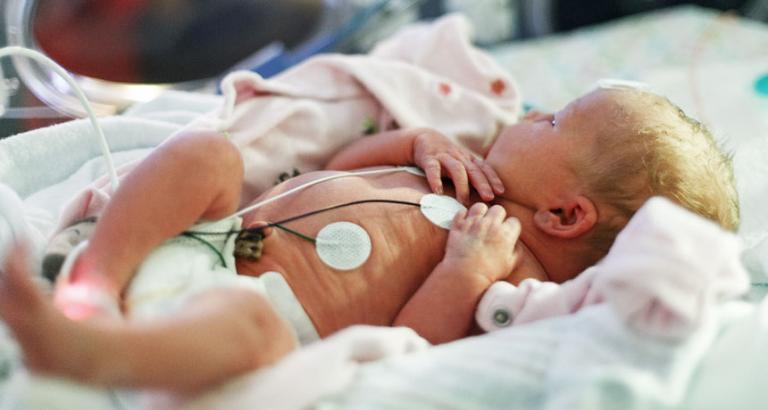 Wireless patches can comfortably monitor sick babies’ health