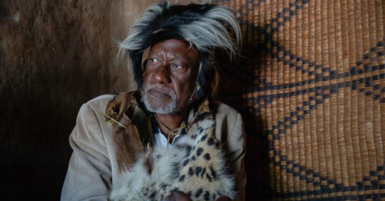 Diagnoses by Horn, Payment in Goats: An African Healer at Work