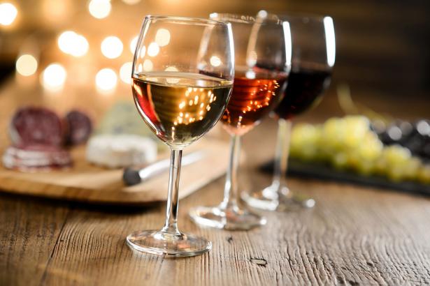 This is the official time of ‘wine o’clock’, says survey