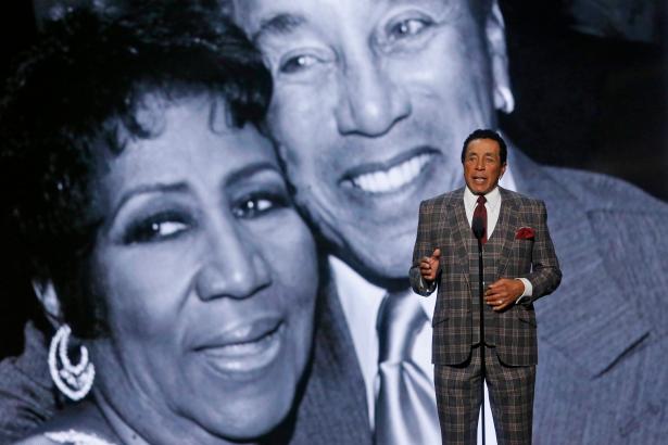 Aretha Franklin gets a rousing, touching, star-studded tribute
