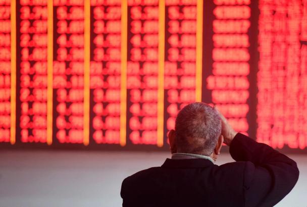 Chinese equity plunge leads world stocks lower as growth fears haunt