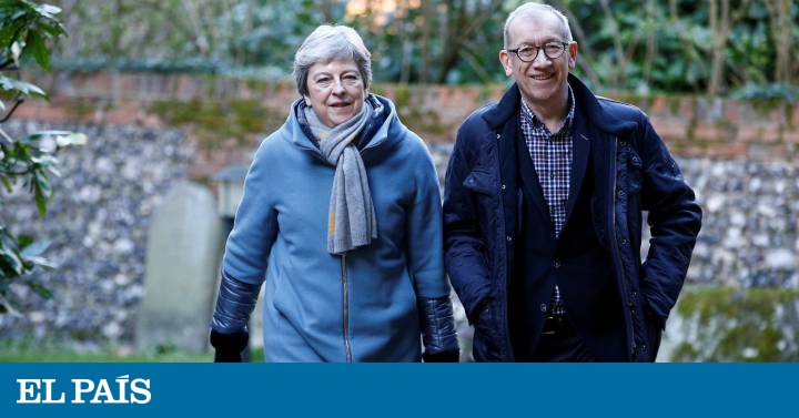 Los ‘tories’ duros se acercan a May por el temor a un retraso del Brexit