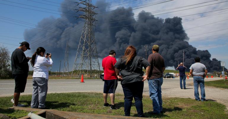 Deer Park in Texas Orders Residents to Shelter Indoors After Chemical Fire