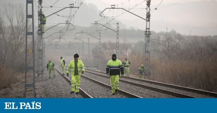 La CNMC multa con 118 millones a 15 empresas por repartirse concursos públicos de obras ferroviarias