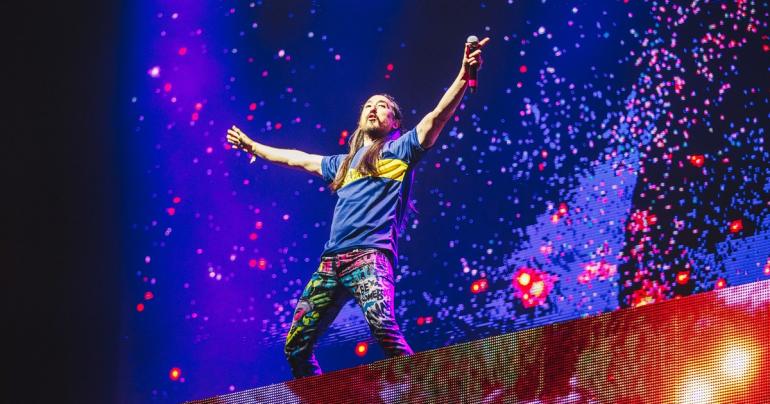 Steve Aoki, el DJ que brilló en el Lollapalooza con la camiseta de Boca