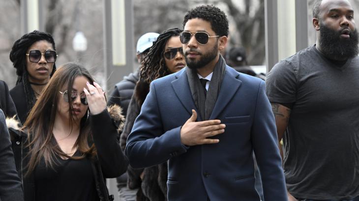 Down to the wire for mayoral candidates in Chicago, with Jussie Smollett grabbing attention