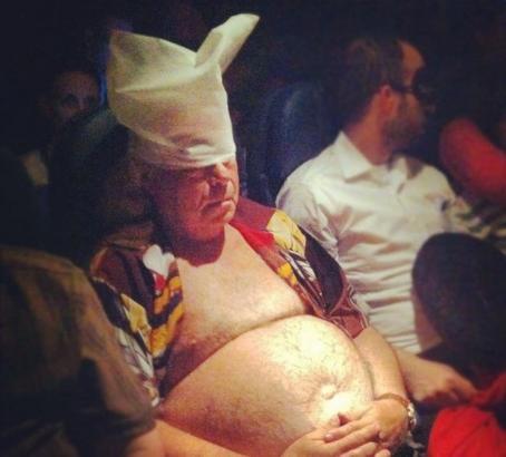 17 Hilarious Photos of Terrible Airplane Passenger Behavior