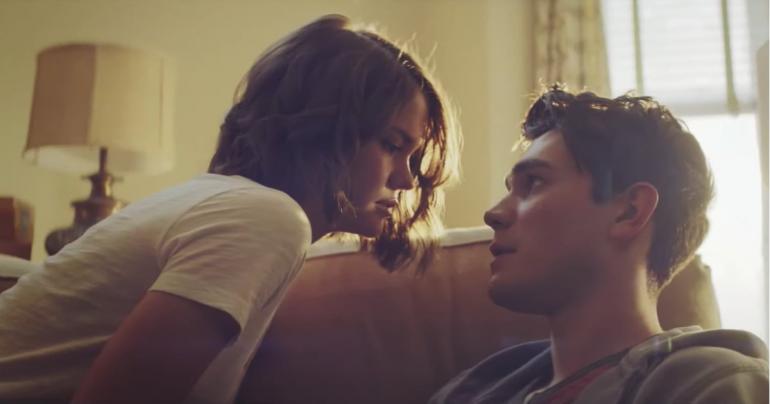 Young Love Is All Around in the Trailer For Netflix's New Rom-Com The Last Summer