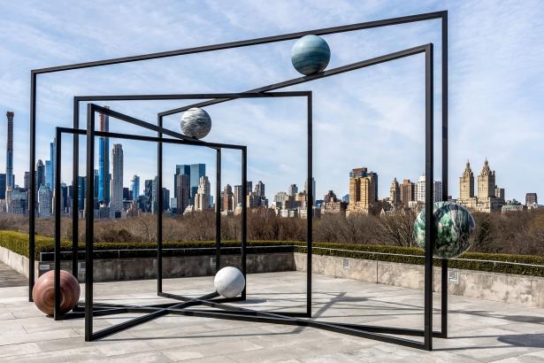 Met rooftop’s Kwade exhibit dazzles with skyline views