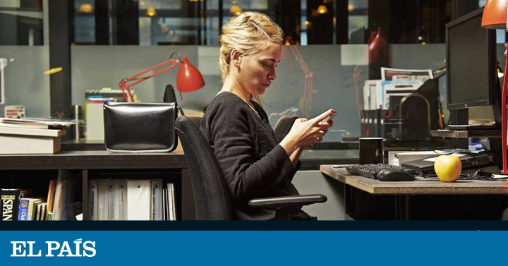 ¿Hay que prohibir el uso del ‘smartphone’ en reuniones laborales?