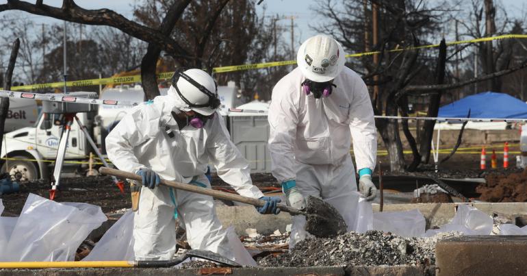 E.P.A. Leaders Disregarded Agency’s Experts in Issuing Asbestos Rule, Memos Show