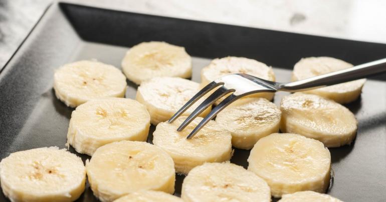 This Is Exactly How to Properly Freeze Bananas