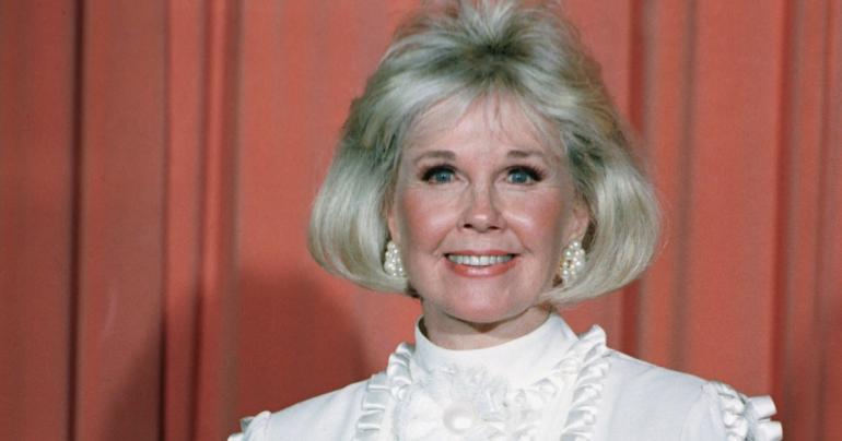 Indignación en redes sociales: editaron la página de Wikipedia de Doris Day con una foto porno explícita