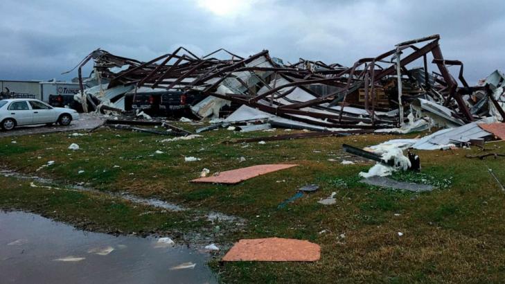 Storms kill 4 in the South as winter weather brings dangerous conditions to Northeast