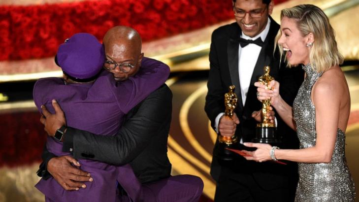 Spike Lee, Taylor Swift make year's top entertainment photos