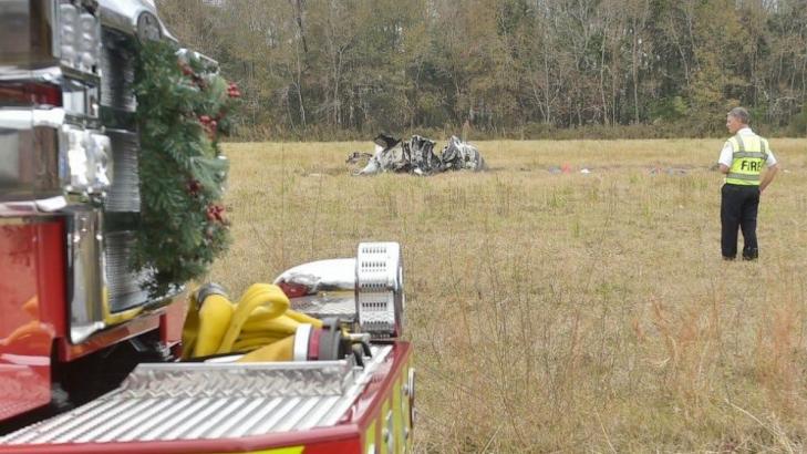 5 dead in small plane crash, 1 survivor hospitalized