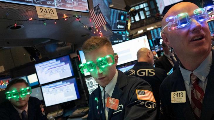 Stocks post biggest 1-year gain since 2013