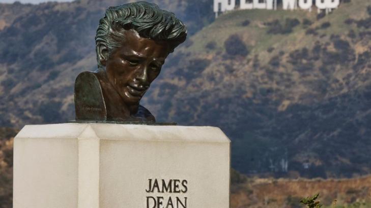 James Dean revival spurs debate on raising the digital dead