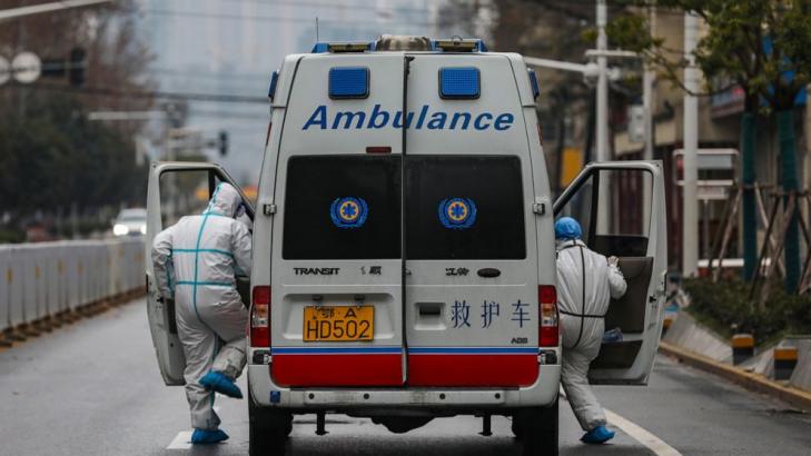 China extends holiday to contain virus as death toll rises