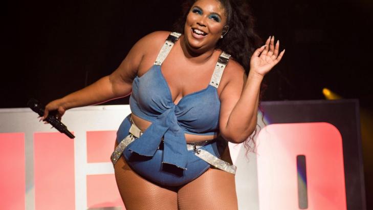 Lizzo honors Kobe, celebrates Grammys at pre-Super Bowl show