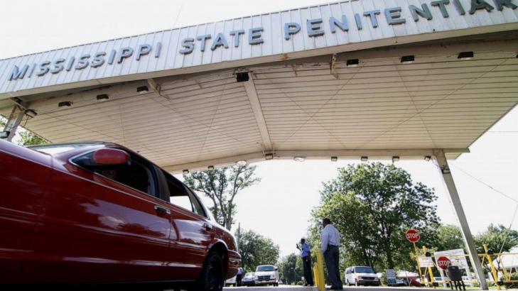 Mississippi inmate tries to hang self in cell, attorney says