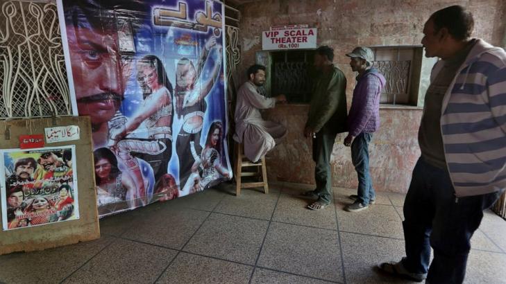 Pakistan delays decision on movie that offended Islamists