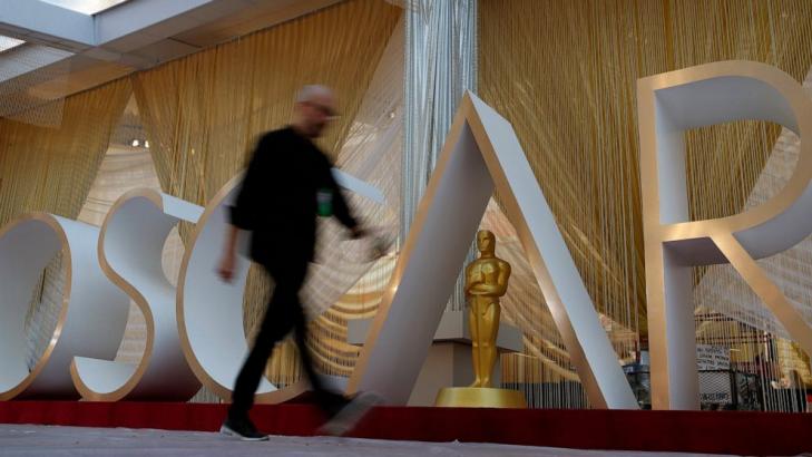 Hanks, Fonda and more stars amuse at Oscars rehearsals