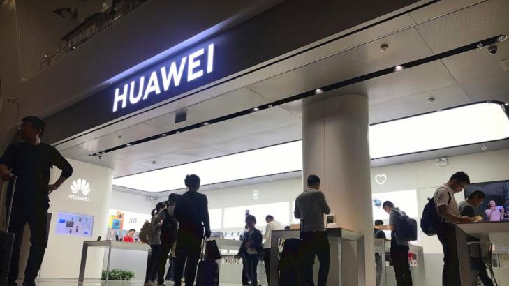 US judge dismisses Huawei suit over government contracts ban