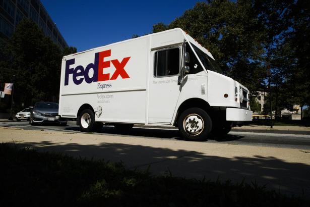 Arizona FedEx worker spots care package from thankful home: 'Take anything you want!'