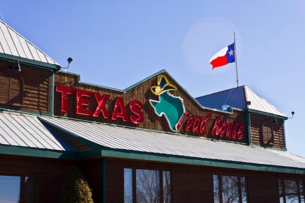 Texas Roadhouse CEO foregoes salary for 1 year to pay workers amid coronavirus: reports