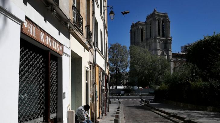 A year after blaze, Notre Dame restoration halted by virus