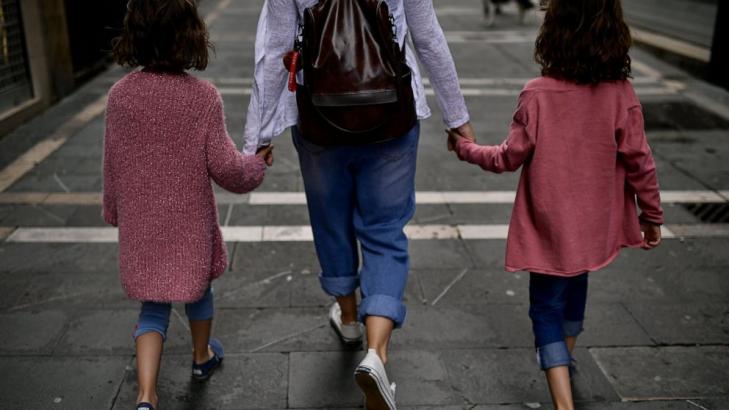 “Green light! Ants!” Spain’s kids get freedom from lockdown