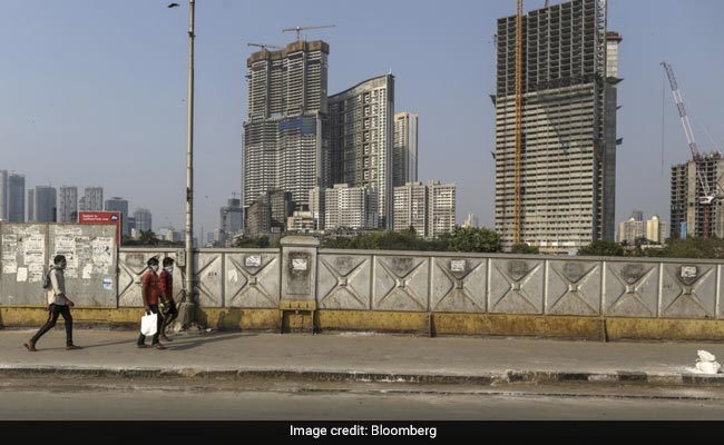 Amid Vast India Unemployment, Biggest Job Creator Short of Labour