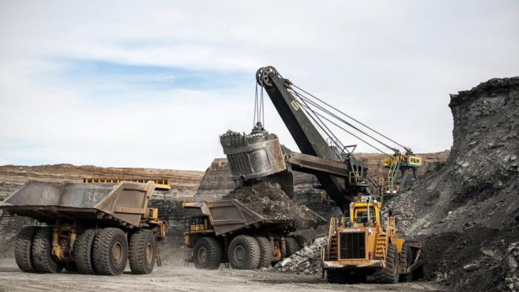 Judge dismisses bid to stop coal sales from US lands