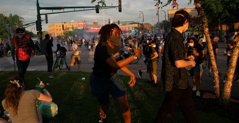 St. Paul police disperse looters as protests over George Floyd's death continue in Twin Cities