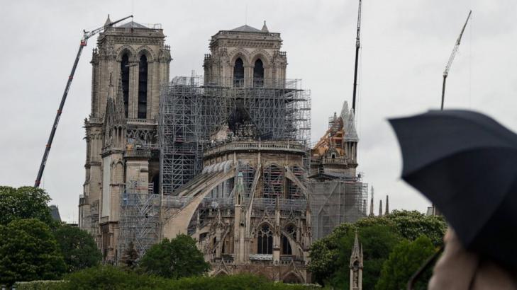 Notre Dame forecourt opens to public after long cleanup