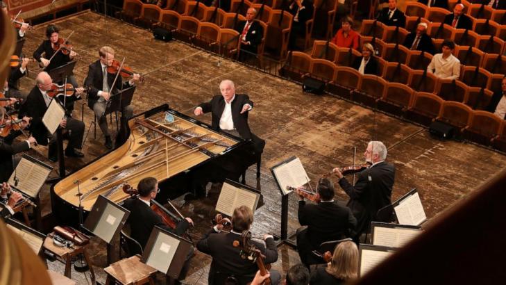 Vienna Philharmonic purrs back to life after pandemic pause